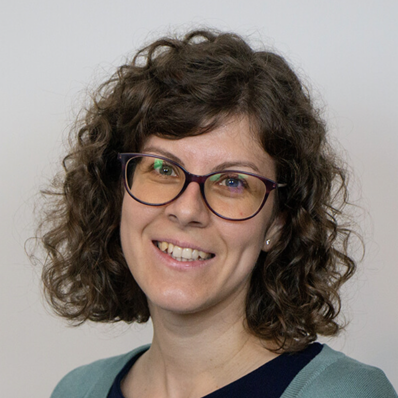 Dóra Gábriel 